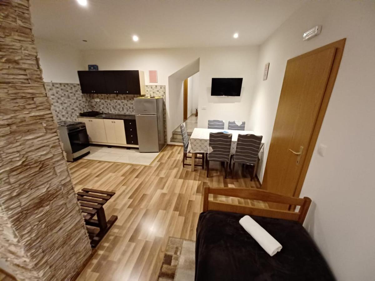 Trilj Apartman Jurika Exteriér fotografie