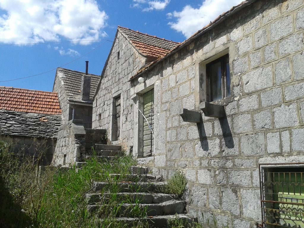 Trilj Apartman Jurika Exteriér fotografie