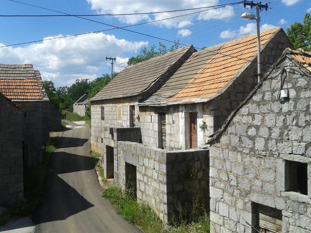 Trilj Apartman Jurika Exteriér fotografie